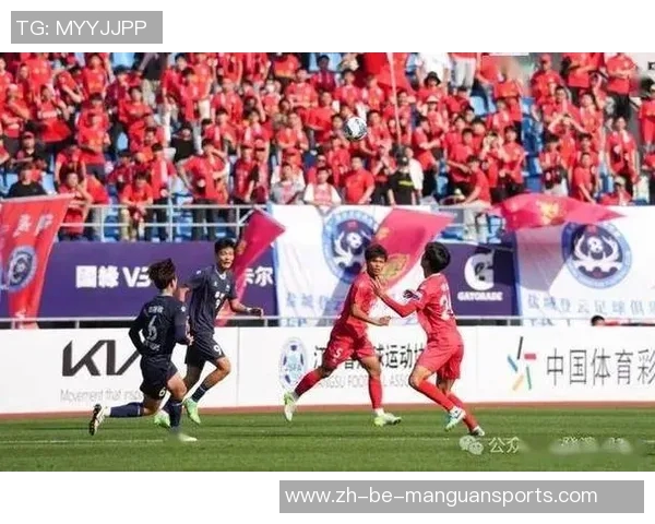 四号球衣球星在赛场上奋力拼搏瞬间展现足球魅力与激情